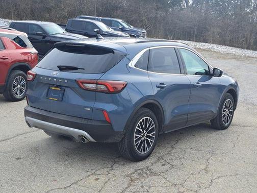 2025 Ford Escape PHEV SE