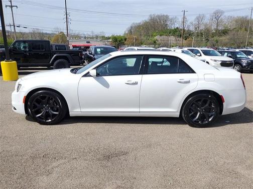 2022 Chrysler 300 S