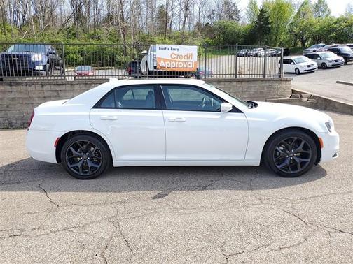 2022 Chrysler 300 S