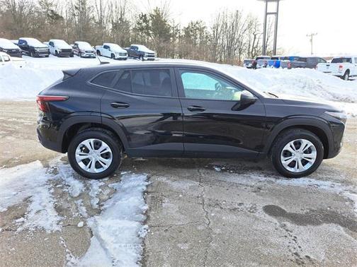 2025 Chevrolet Trax LS