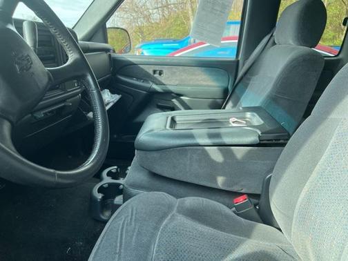 2002 Chevrolet Silverado 1500 LS Extended Cab