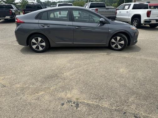 2019 Hyundai IONIQ Plug-In Hybrid Base