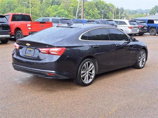 2022 Chevrolet Malibu FWD LT