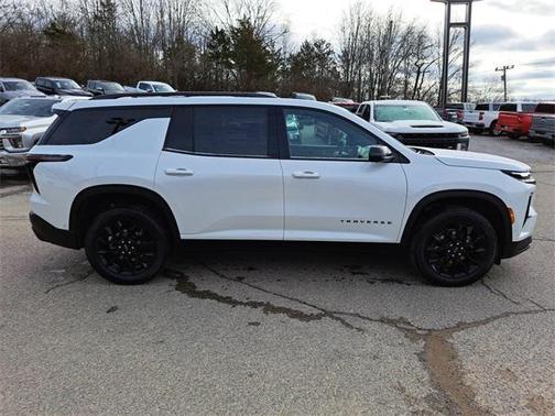 2024 Chevrolet Traverse LT