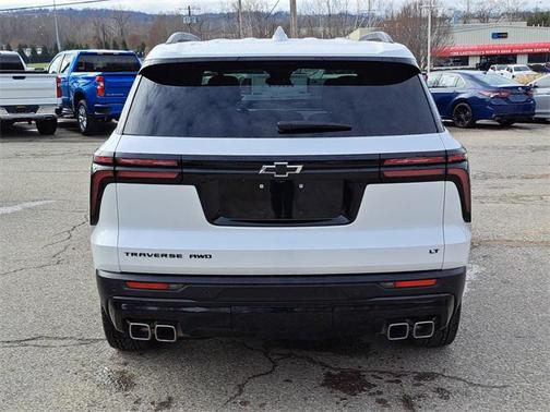 2024 Chevrolet Traverse LT