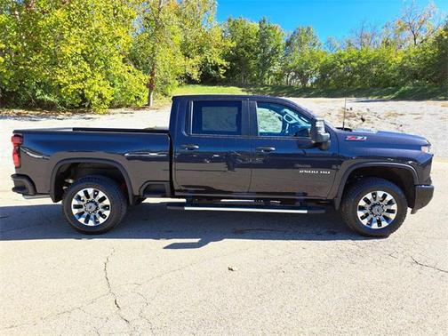 2024 Chevrolet Silverado 2500 Custom