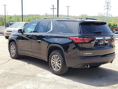 2022 Chevrolet Traverse LT Leather