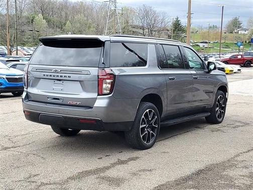 2022 Chevrolet Suburban RST