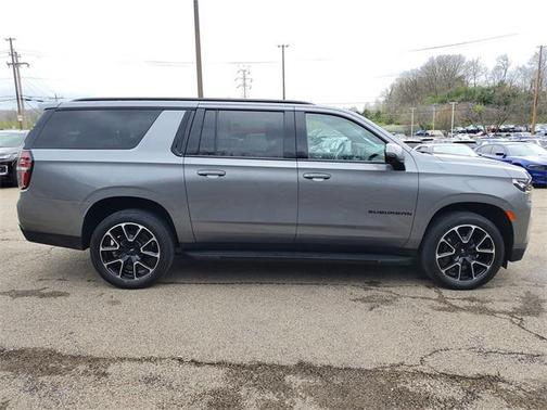 2022 Chevrolet Suburban RST