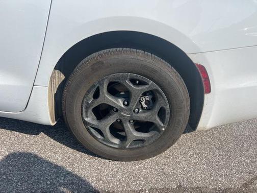 2024 Chrysler Pacifica Hybrid S Appearance Pkg