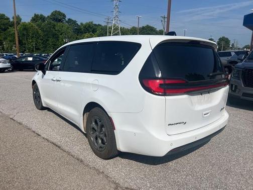 2024 Chrysler Pacifica Hybrid S Appearance Pkg