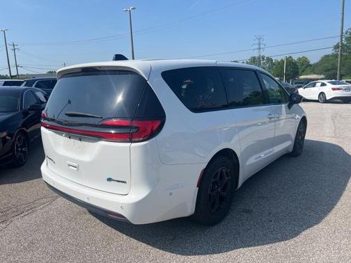 2024 Chrysler Pacifica Hybrid S Appearance Pkg