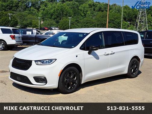 2024 Chrysler Pacifica Hybrid S Appearance Pkg