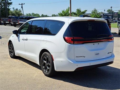 2024 Chrysler Pacifica Hybrid S Appearance Pkg