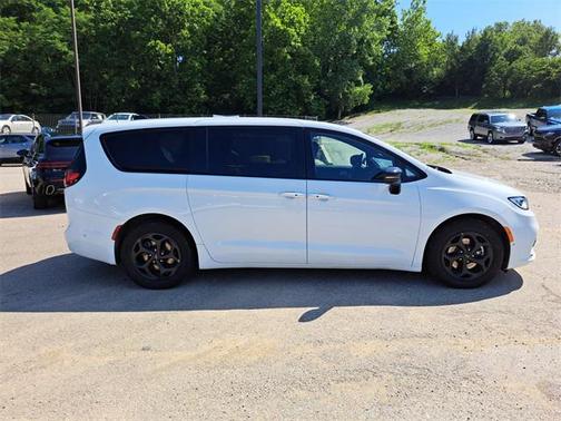 2024 Chrysler Pacifica Hybrid S Appearance Pkg