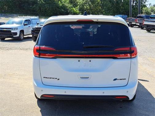 2024 Chrysler Pacifica Hybrid S Appearance Pkg