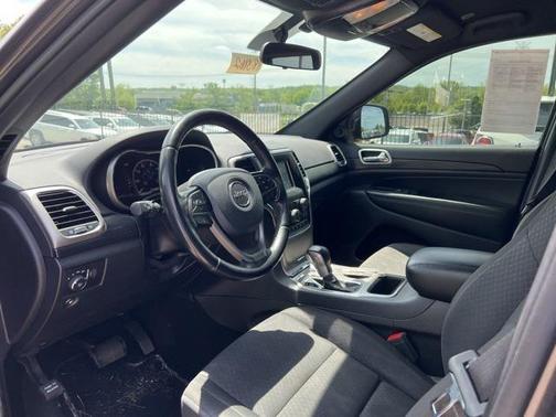 2020 Jeep Grand Cherokee Laredo
