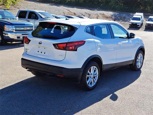 2018 Nissan Rogue Sport S