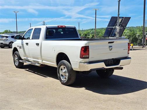 2018 RAM 3500 Tradesman Crew Cab 4x4 8' Box