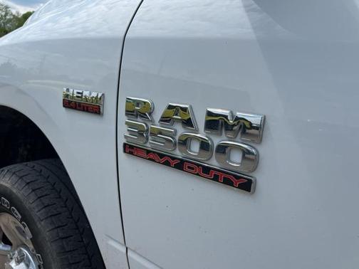 2018 RAM 3500 Tradesman Crew Cab 4x4 8' Box