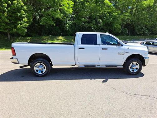 2018 RAM 3500 Tradesman Crew Cab 4x4 8' Box