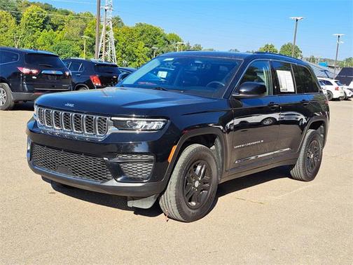 2023 Jeep Grand Cherokee Laredo