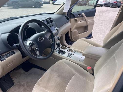 2011 Toyota Highlander SE