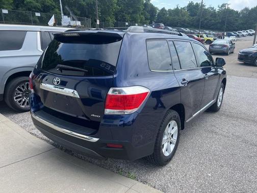 2011 Toyota Highlander SE