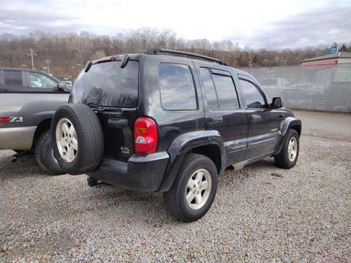 Photo 3 of 10 of 2004 Jeep Liberty Limited