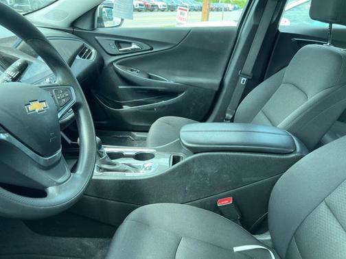2022 Chevrolet Malibu FWD LT