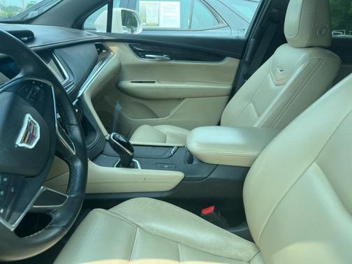 2017 Cadillac XT5 Base