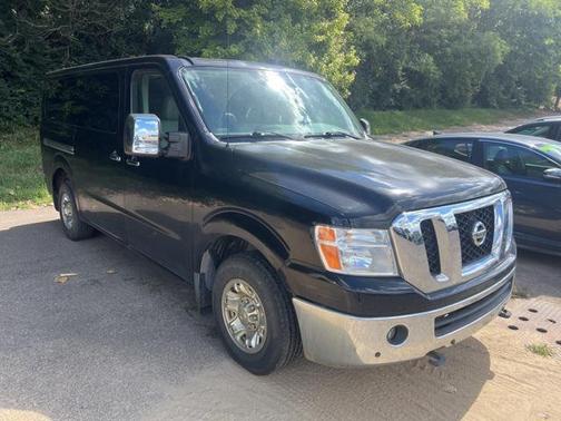 2016 Nissan NV Passenger NV3500 HD SL V8