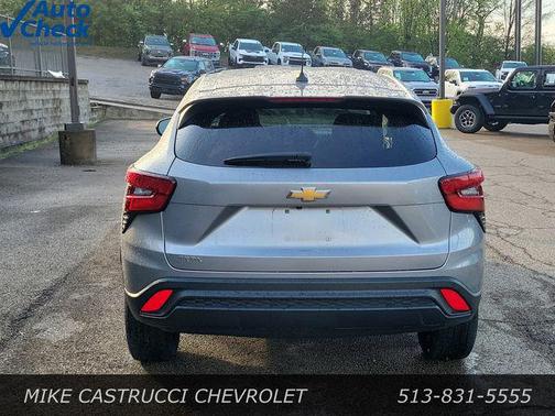 Sterling Gray Metallic 2024 Chevrolet Trax LS