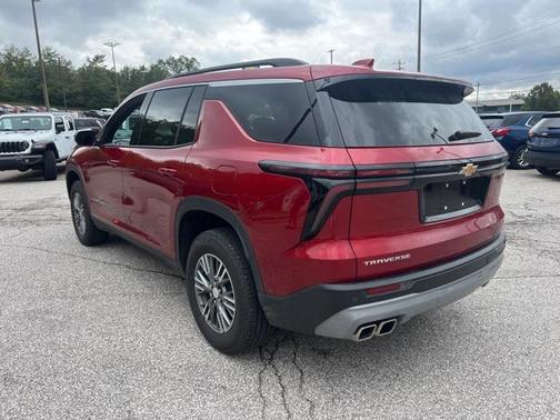 2024 Chevrolet Traverse LT