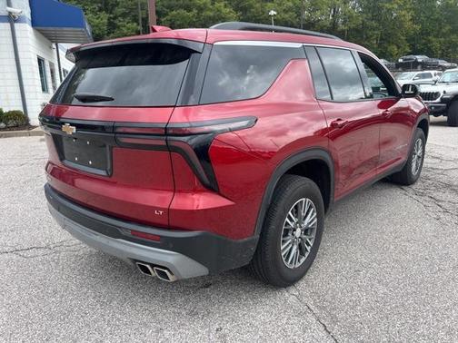 2024 Chevrolet Traverse LT