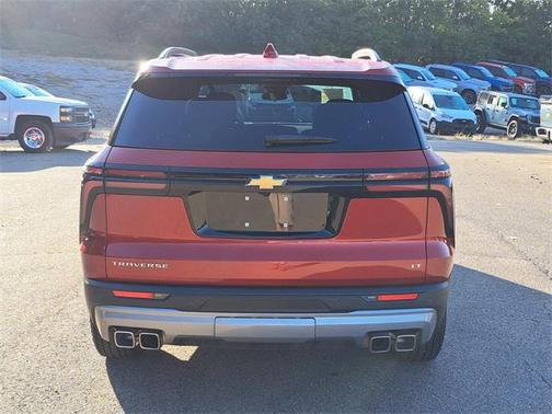 2024 Chevrolet Traverse LT