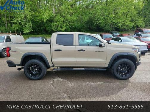 Sand Dune Metallic 2023 Chevrolet Colorado Trail Boss