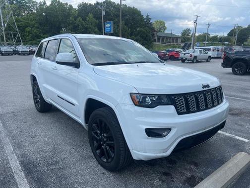 2022 Jeep Grand Cherokee Laredo