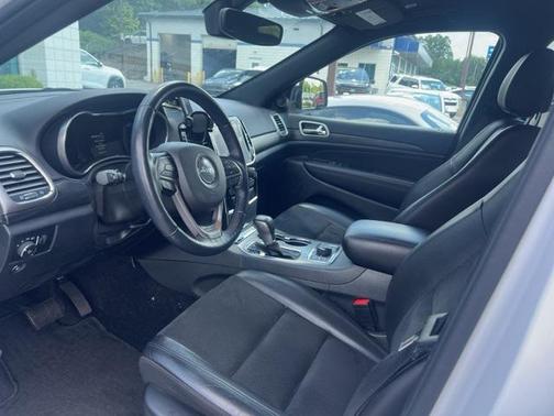 2022 Jeep Grand Cherokee Laredo