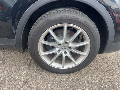2024 Porsche Cayenne Base