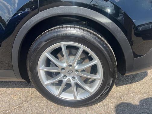 2024 Porsche Cayenne Base