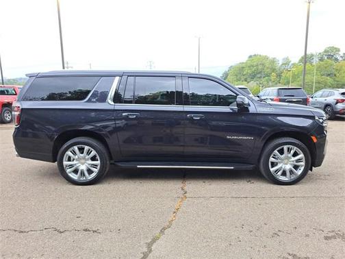 2023 Chevrolet Suburban 4WD High Country