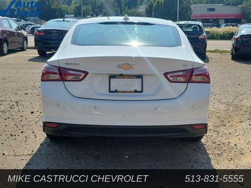 Summit White 2024 Chevrolet Malibu FWD 2LT