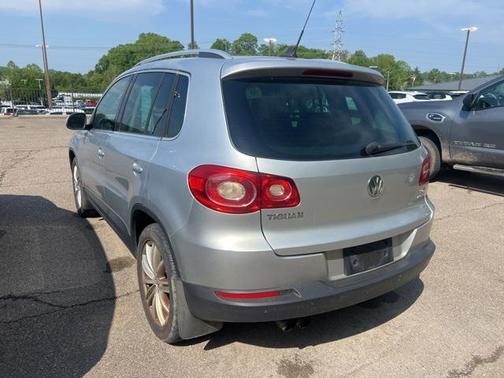 2011 Volkswagen Tiguan SE