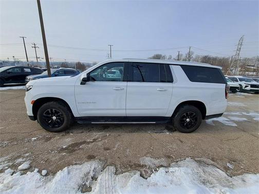 2024 Chevrolet Suburban LT