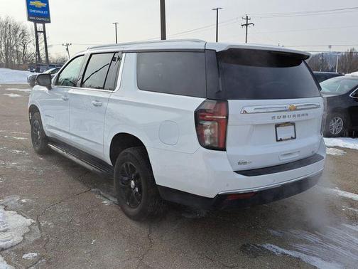 2024 Chevrolet Suburban LT