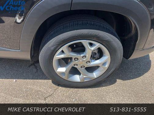 Mosaic Black Metallic 2024 Chevrolet Trax LS