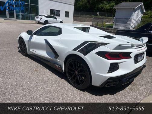 Arctic White 2024 Chevrolet Corvette Stingray w/2LT