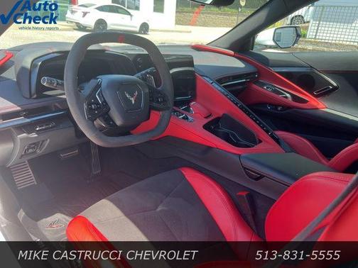 Arctic White 2024 Chevrolet Corvette Stingray w/2LT
