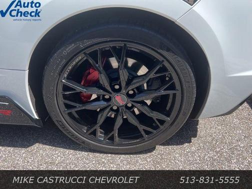 Arctic White 2024 Chevrolet Corvette Stingray w/2LT